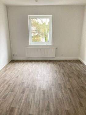 Wohnzimmer - 2 Zimmer Etagenwohnung zur Miete in Brandenburg an der Havel