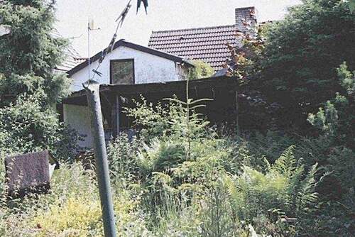 Ansicht - * ZWANGSVERSTEIGERUNG* Für den Erwerber provisionsfrei* Jüchen-Waat: Kleines Reihenhaus als Sanierungs-Abrissobjekt