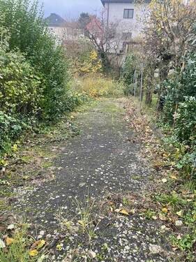 Gartenabfahrt von Nebenstraße - 