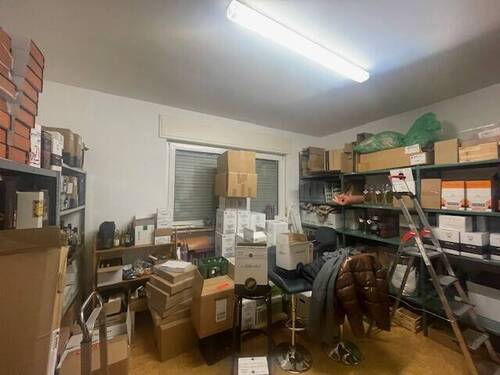 Hinterzimmer Laden - 