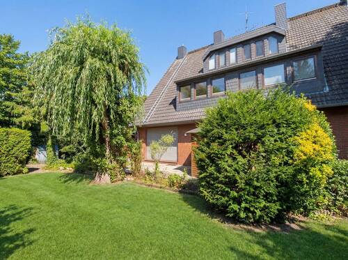 Grünes Grundstück - 