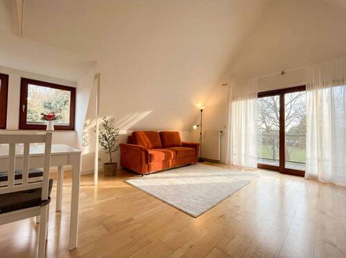 Wohnzimmer - Möbliertes Wohnen mit Charme in grüner Lage in Hamburg-Niendorf