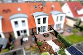 Fotos - Ihr neues Zuhause: Stilvoll wohnen mit Terrasse, Kamin und smarter Energieeffizienz