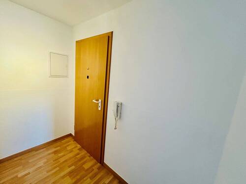 Eingangsbereich - Etagenwohnung mit 78,00 m² in Remscheid zum Kaufen