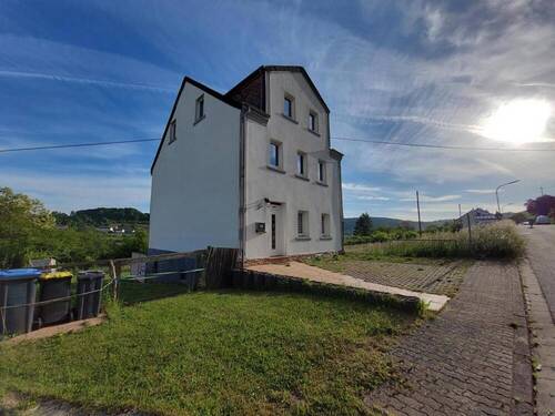 Vorderansicht von links - 6 Zimmer Einfamilienhaus zum Kaufen in Merzig / Menningen
