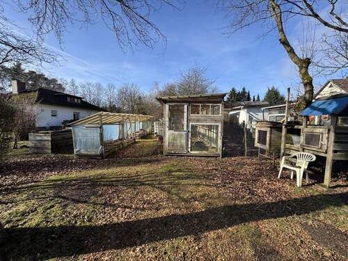 Gartenhäuser und Stallungen - 