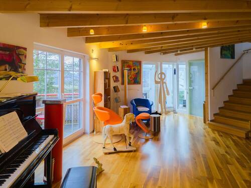 Wohnzimmer - Achteck-Architektur! Haus mit Fernblick in Waldrandlage von Bad Brückenau- provisionsfrei