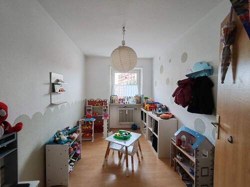 Kinderzimmer - Etagenwohnung mit 65,00 m&sup2; in Burghausen zum Kaufen