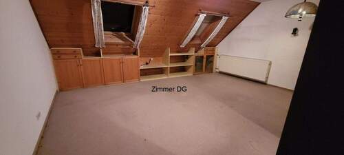 Wohn-/Schlafzimmer DG - 