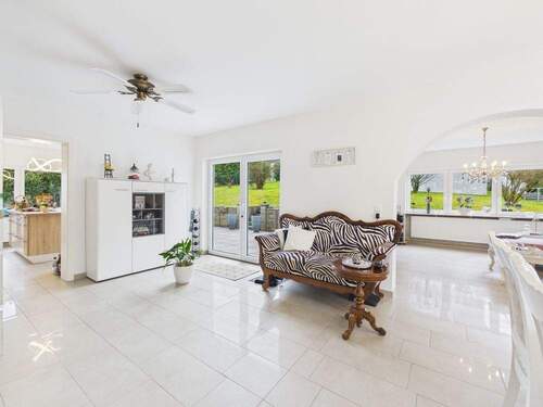 Wohnen Essen und Küche - 5 Zimmer Einfamilienhaus in Püttlingen / Köllerbach