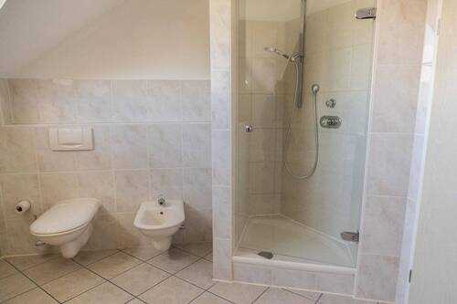 Bad oben Bidet und Dusche - 
