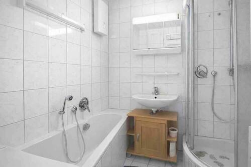 Badezimmer Wintersheide 4 - Gepflegte 3-Zimmer-Wohnung mit Balkon, Aufzug & Weitblick in ruhiger Lage von Bielefeld-Sennestadt