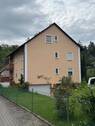 Vorderansicht seitlich - Weismain ** grossz. MFH in ruhiger Lage mit Doppelgarage und Garten