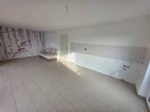 Wohnzimmer mit offener Küche - 2 Zimmer Etagenwohnung in Rastatt
