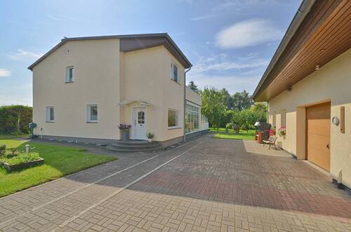 Einfahrt - 5 Zimmer Mehrfamilienhaus, Wohnhaus zum Kaufen in Marlow / Jahnkendorf