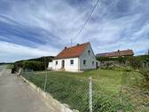 Straßenansicht - Grundstück in Schiltberg