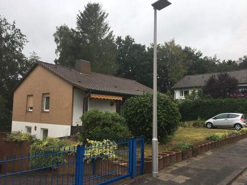 Seite links - Straßenseite - Einfamilienhaus mit 157,00 m² in Kaiserslautern zum Kaufen