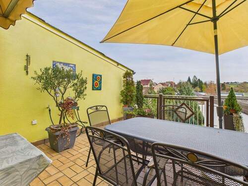 Terrasse - 3 Zimmer Etagenwohnung zum Kaufen in Illingen / Uchtelfangen