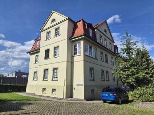 20260601_172155.jpg - BESICHTIGUNGSTERMIN BITTE TELEFONISCH VEREINBAREN - 3 Raumwohnung im 1.OG mit Stellplatz in gepflegten Mehrfamilienhaus