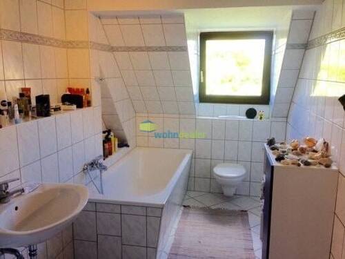 Tageslichtbad mit Badewanne - Etagenwohnung mit 80,00 m² in Leipzig zum Kaufen