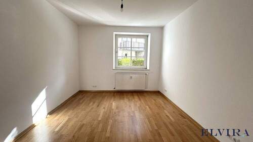 Schlafzimmer - Etagenwohnung mit 62,50 m² in München zur Miete