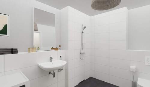 Modern gefliestes Badezimmer mit bodengleicher Dus - 3 Zimmer Etagenwohnung in Wildau
