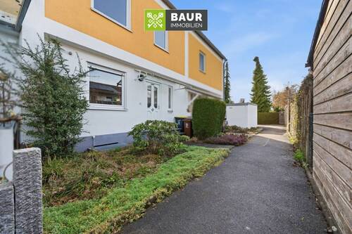 Eingang - Reihenmittelhaus mit 125,00 m&sup2; in Friedberg zum Kaufen