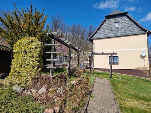 Seitenansicht - Einfamilienhaus mit 115,00 m&sup2; in Crimmitschau zum Kaufen