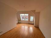 Zimmer 1 - 2-Zi Dachgeschoss Wohnung in Bestlage von F-Hain
