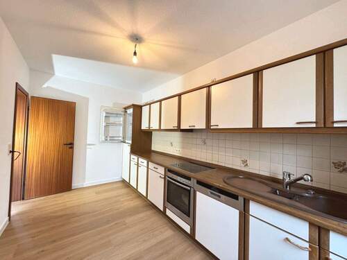 Küche mit Einbauküche - 