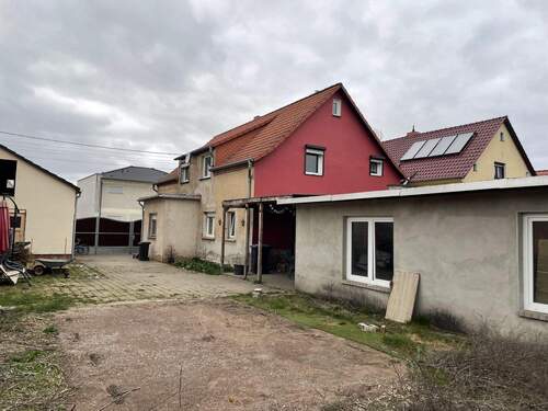 Hof - Einfamilienhaus mit 155,00 m&sup2; in Sangerhausen zum Kaufen
