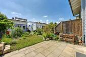 Terrasse nach Süd-Westen - +++ 1-Familien-Reihenmittelhaus - Süd-Garten - 5 m Hausbreite, komplett unterkellert - Hobbyraum - inkl. Einbauküche ...