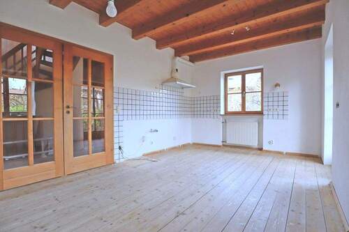 Küche mit Essbereich - 6 Zimmer Reihenendhaus zum Kaufen in Holzkirchen