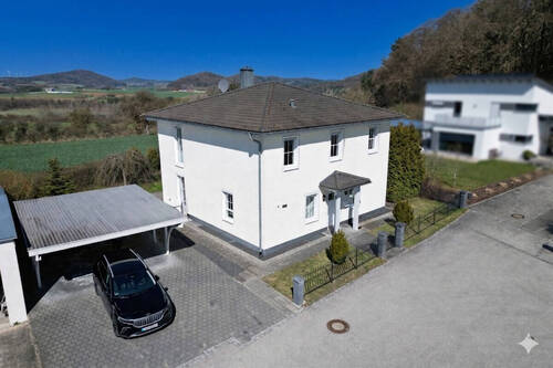 Bild 1 - Ihre Oase - Ihr Refugium in ruhiger Randlage Neuwertiges energieeffizentes EFH im Toskanastil