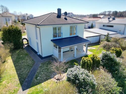 Hausansicht - 4 Zimmer Einfamilienhaus zum Kaufen in Parsberg