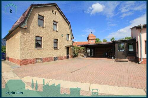 1989 Hofansicht mit Blick zum Haus - 
