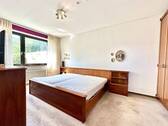 Großzügiges Schlafzimmer - 