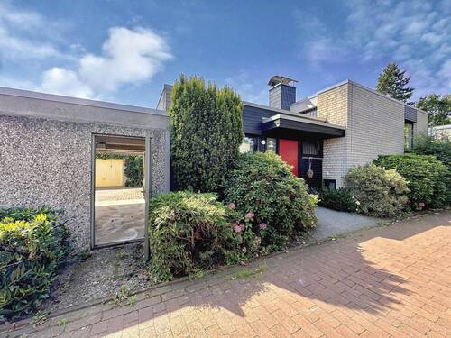 Eigene Garage neben dem Haus - 