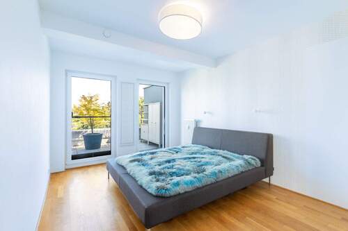 Schlafzimmer 1 - 4 Zimmer Etagenwohnung zum Kaufen in Frankfurt