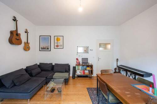 Wohnzimmer - Etagenwohnung mit 58,00 m² in Karlsruhe zum Kaufen