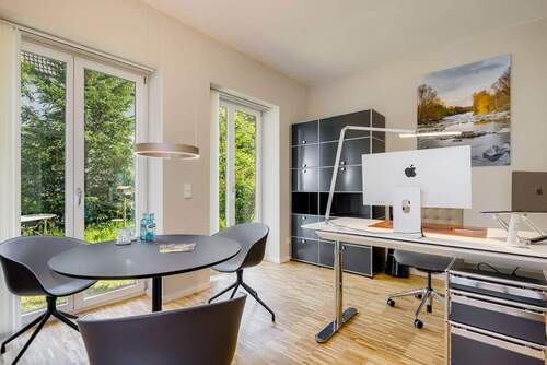 Hinterer Raum mit Blick auf den Garten - 