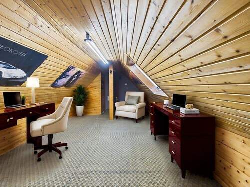 Mustermöbilierung ausgebauter Spitzboden - 