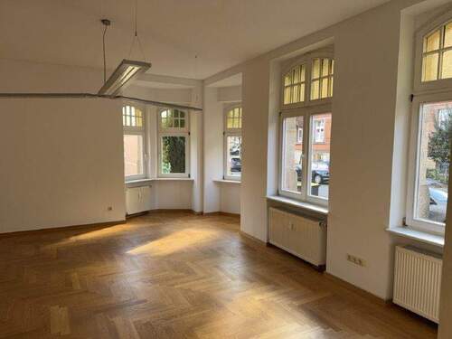 Büro B2 - Büro mit 135,00 m&sup2; in Gotha zur Miete