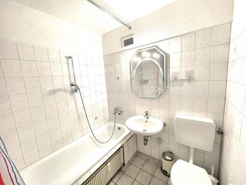 EA5ABC0D-ADF2-49F5-A636-CFA31CEF0A89 - 