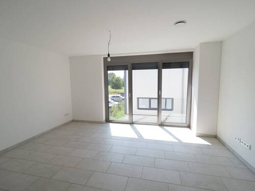 Wohnzimmer - 2 Zimmer Etagenwohnung zur Miete in Fahrenzhausen