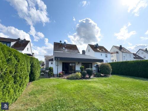 Rückseitige Objektansicht - Einfamilienhaus mit 184,00 m² in Elz zum Kaufen