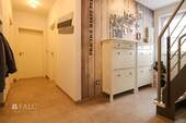Eingangsdiele OG - 5 Zimmer Etagenwohnung in Mönchengladbach