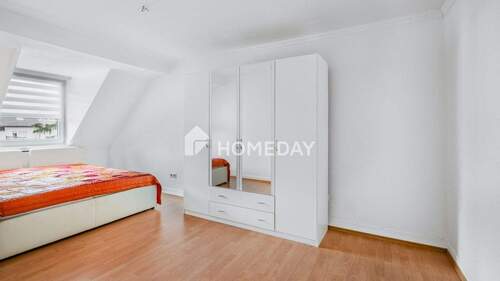 Schlafzimmer 1 - Etagenwohnung mit 75,00 m&sup2; in Pforzheim zum Kaufen