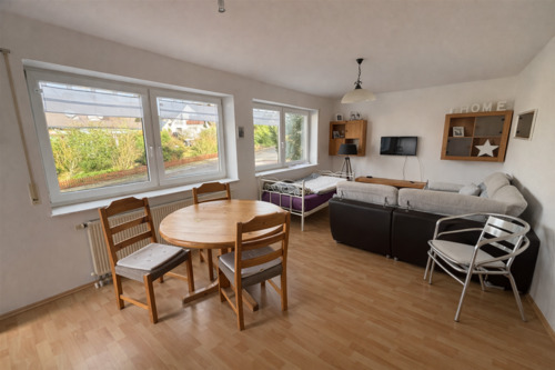 Wohn-und Esszimmer - Helle Eigentumswohnung im Erdgeschoss mit Balkon und durchdachter Raumaufteilung