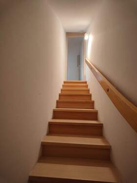 Treppe ins Untergeschoss - 